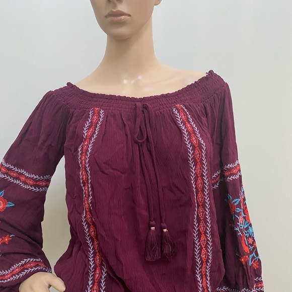 Off Shoulder-Long Sleeve - Picture 4 of 4